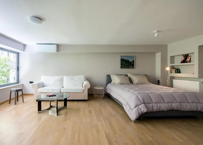 Newly Cosy Renovated Apartment Downtown
