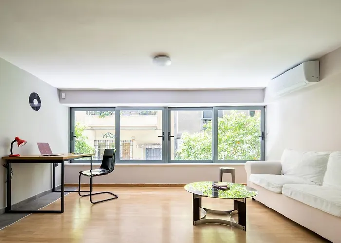 Newly Cosy Renovated Apartment Downtown